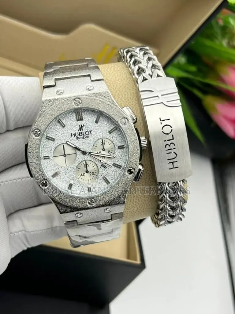 Hublot Chain Wrist Watch With Chrono Logo With Banquet