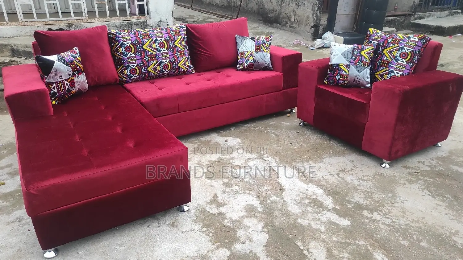 Beautiful Lshap With Single Seater N Troll Pillows