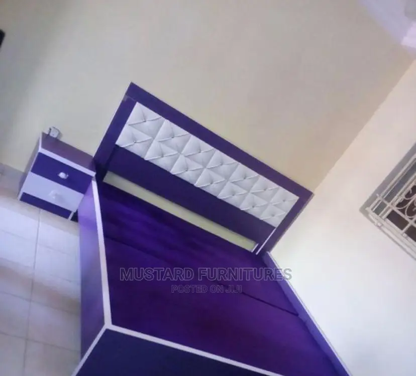 Modern 4.5 X 6ft High Back Rest Padded Bedframe.