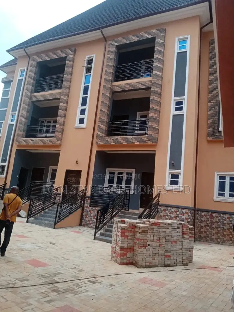 Furnished 5bdrm Townhouse/Terrace in Awka Capital City for Sale