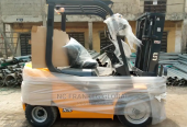 Heavy Duty Industrial Forklift Machine