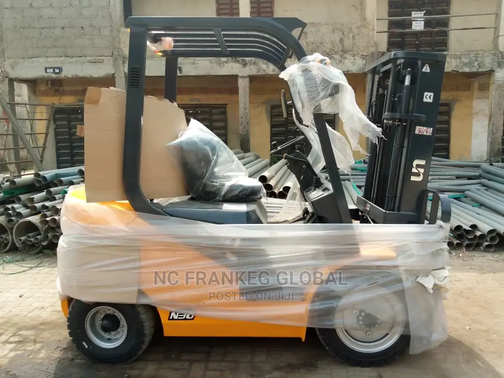 Heavy Duty Industrial Forklift Machine