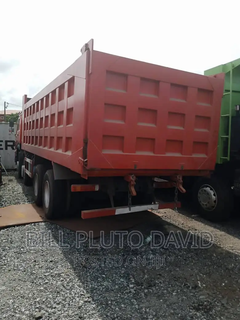 Tipper Truck Vehicle