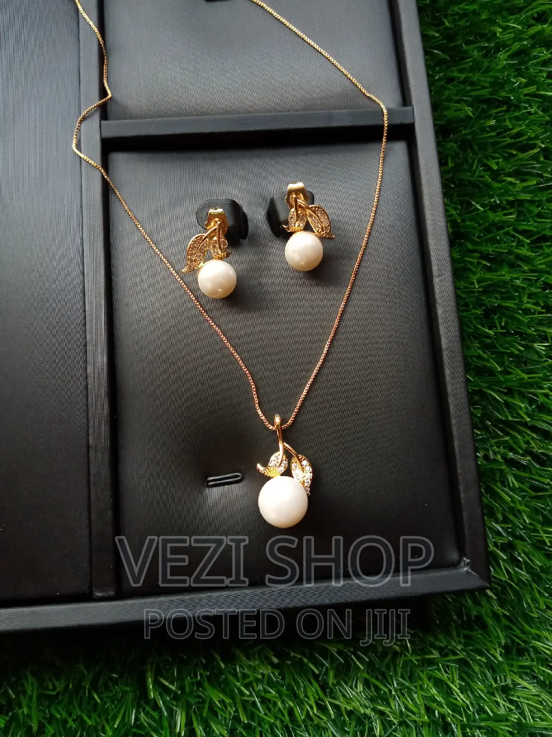 Sparky Beautiful Necklace Sets