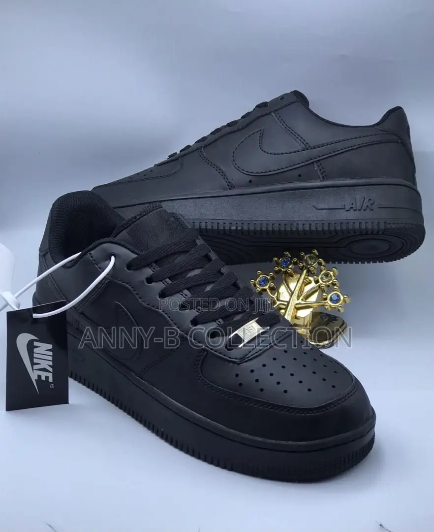Quality All Black Nike Air Force Sneakers