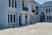 3bdrm Townhouse/Terrace in Lekki Scheme2 for Sale