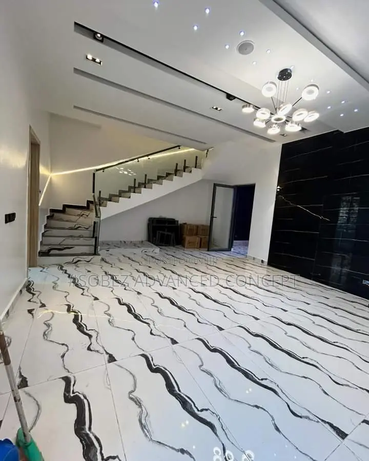 4bdrm Duplex in Ajah Lagos, Crown Estate for sale