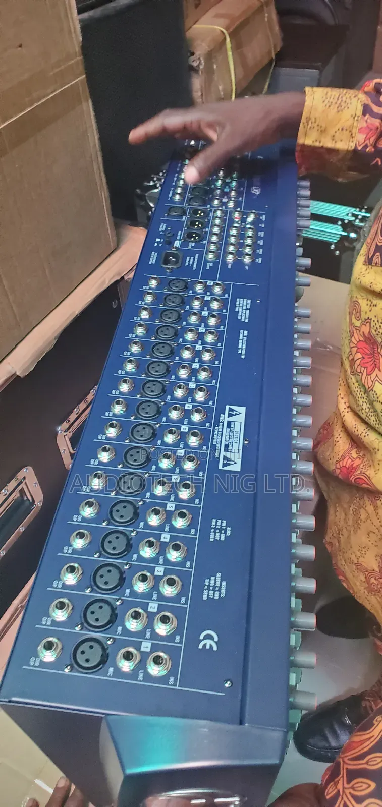 Soundcraft Lx7 24 Channel Mixer