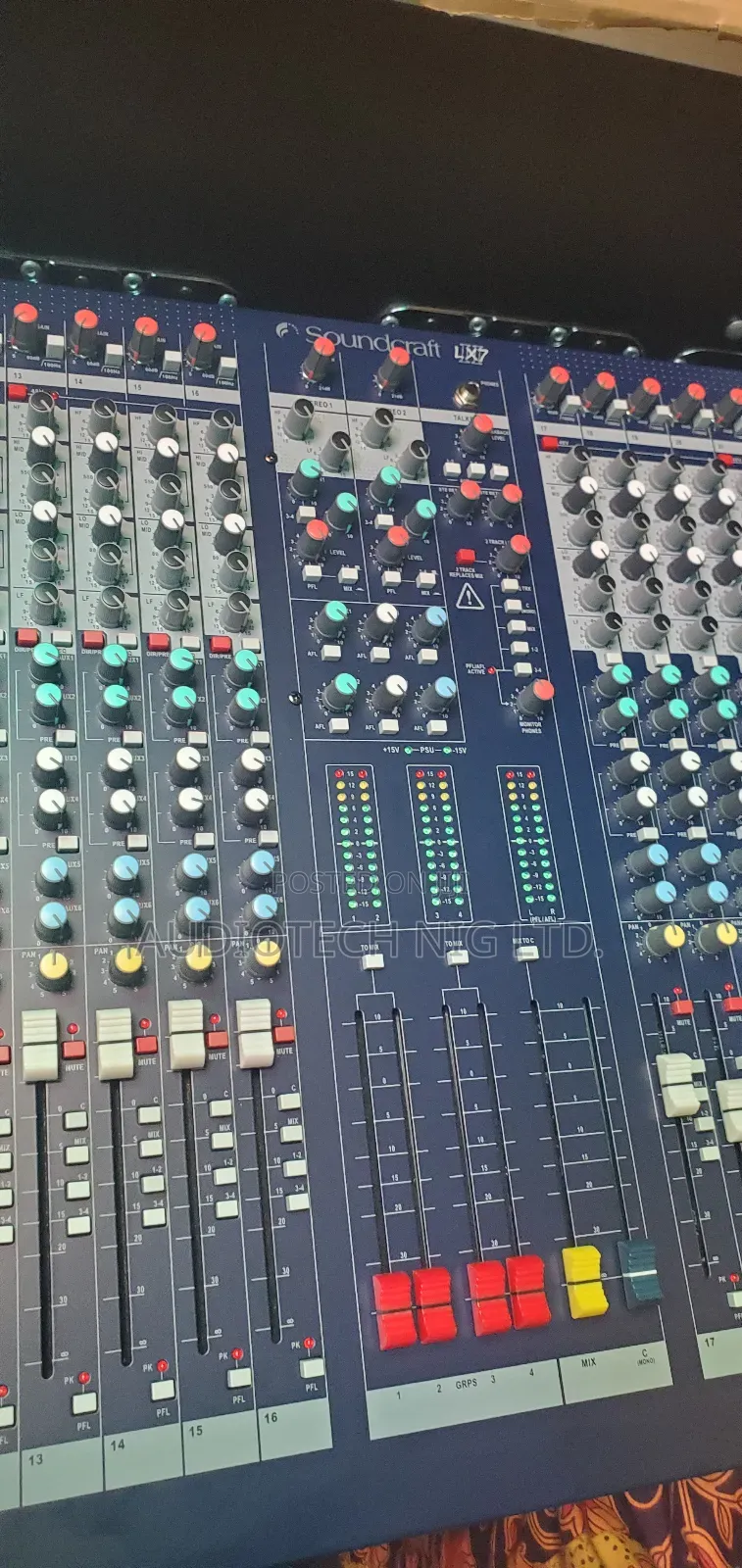 Soundcraft Lx7 24 Channel Mixer