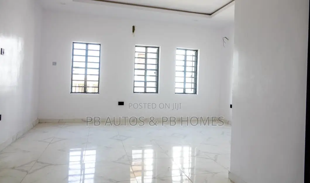 4bdrm Townhouse/Terrace in Ocean Bay Estate, Lekki for sale