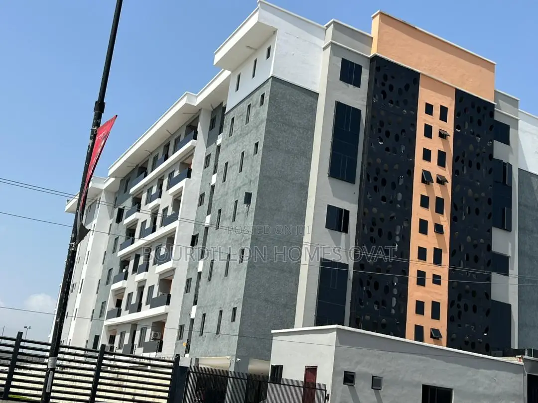 2bdrm Apartment in Lekki Phase 1 for rent