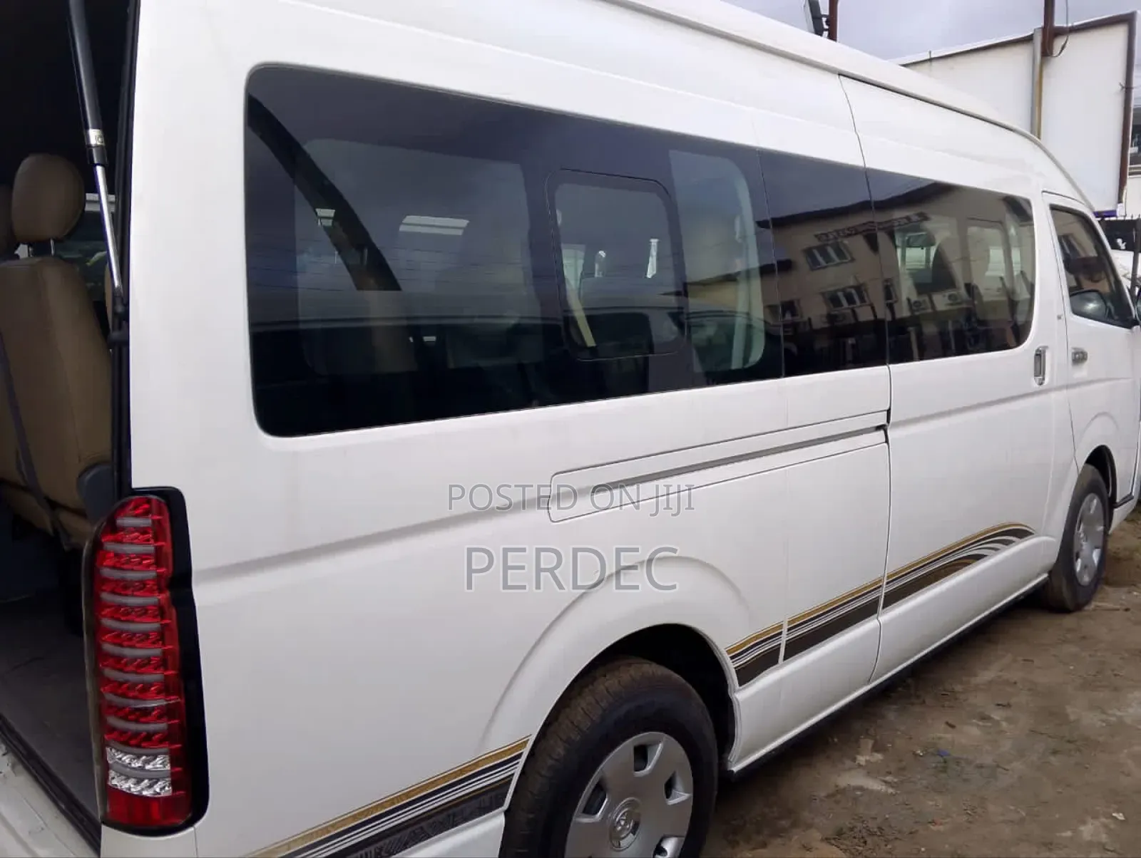 Toyota HiAce 2018 White