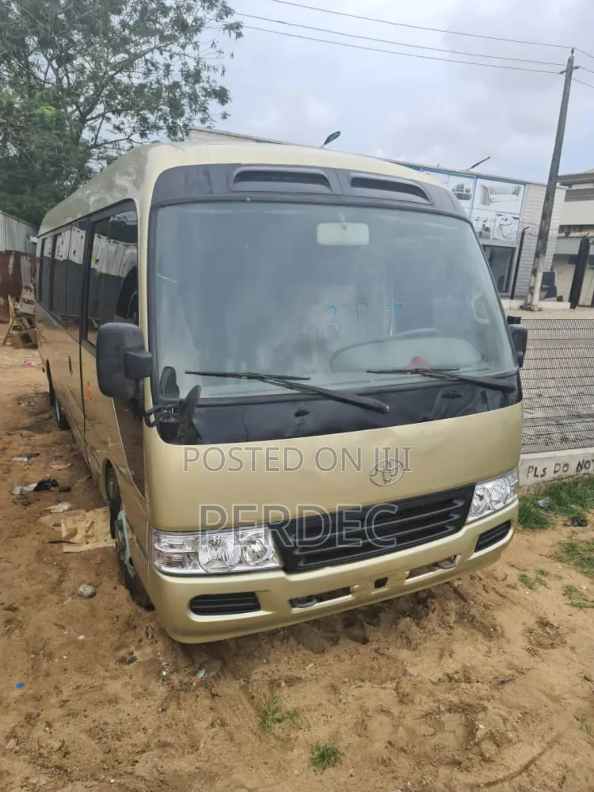 Toyota Coaster 2015 Gold