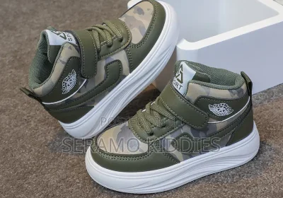 163325156_ODAwLTgwMC04MjBkZDE2YWYw