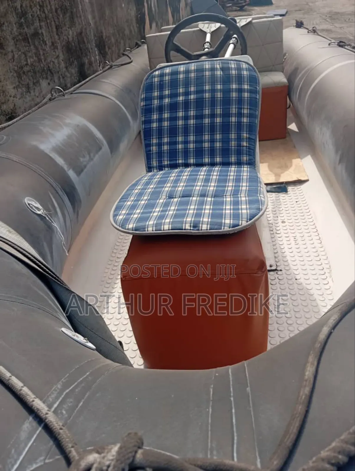 10 Passengers High Performance Speed Boat.