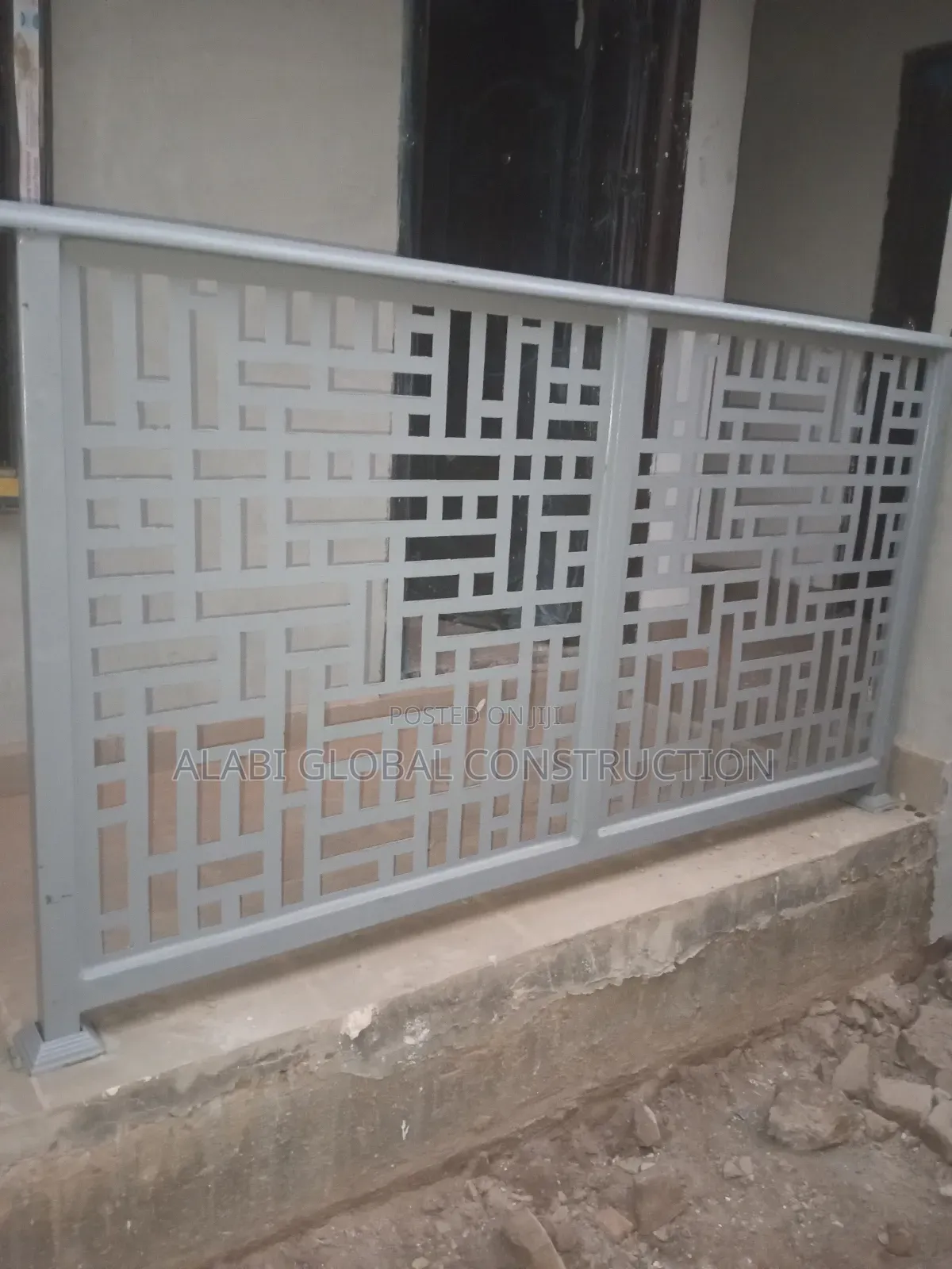 Razor Court Balcony Handrail