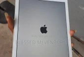 Apple iPad 5 (2022) 128 GB White
