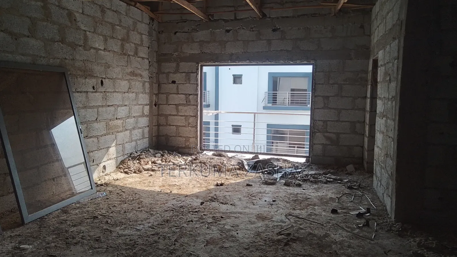 4bdrm Townhouse/Terrace in Lifecamp for sale