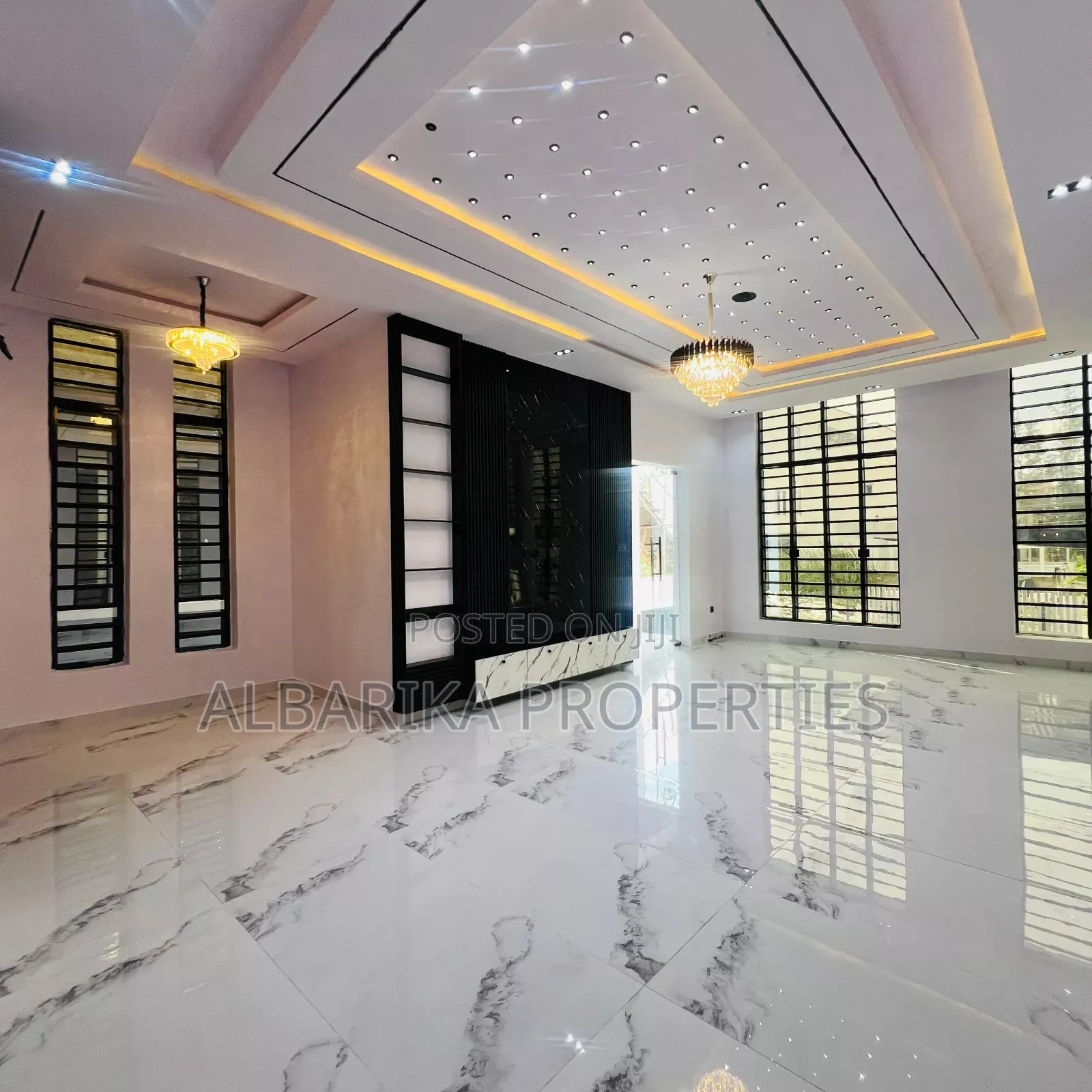 5bdrm Duplex in Ikota for sale