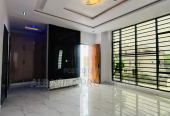 5bdrm Duplex in Ikota for sale