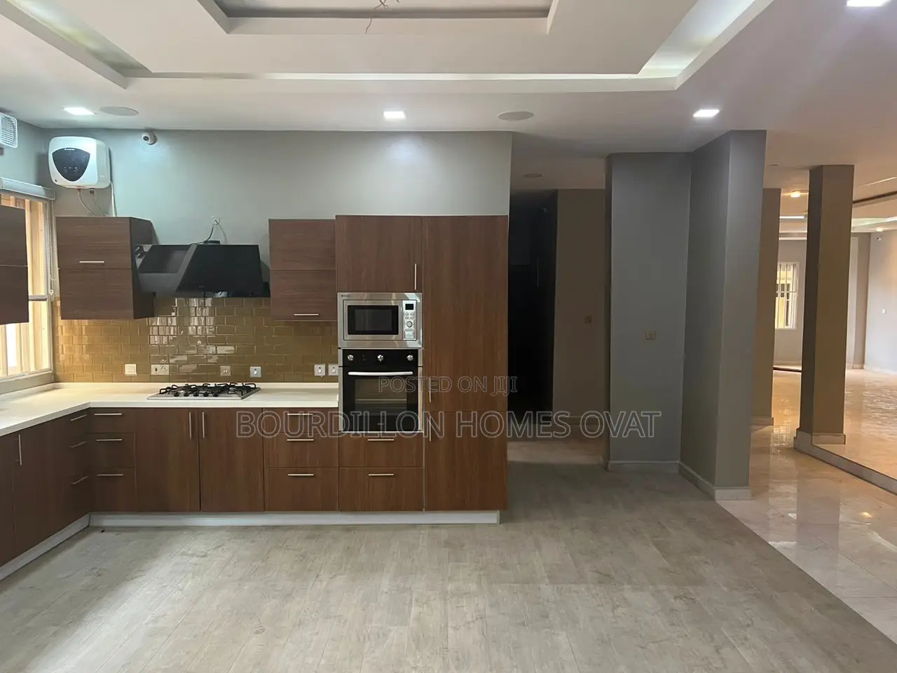5bdrm Apartment in Chevron for rent