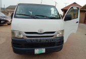 Toyota HiAce 2010 White