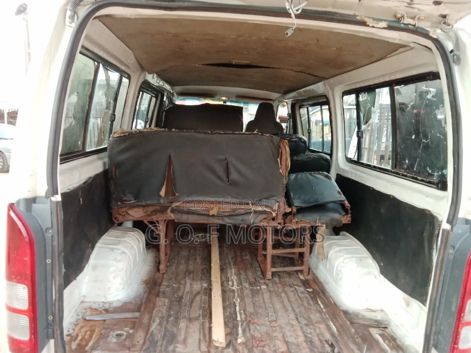 Toyota HiAce 2010 White