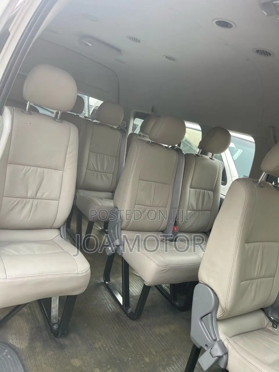 Toyota HiAce 2011 White