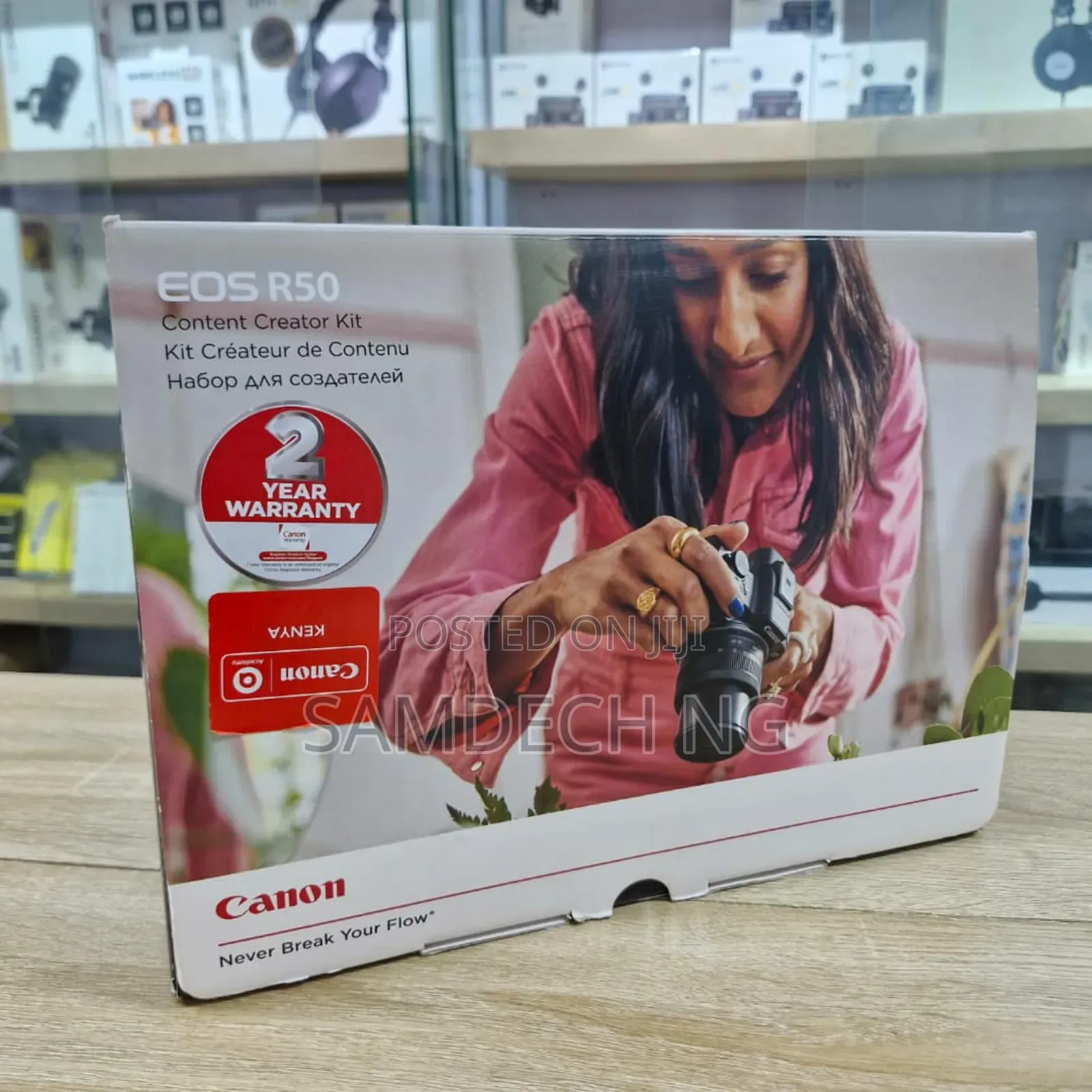 Canon Eos R50 With 18-45mm,32gb Sd Card Microphone Tripod