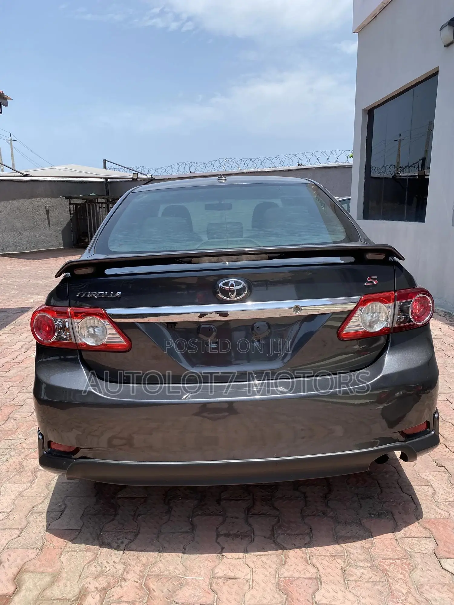Toyota Corolla S 4dr Sedan (1.8L 4cyl 4A) 2011 Gray
