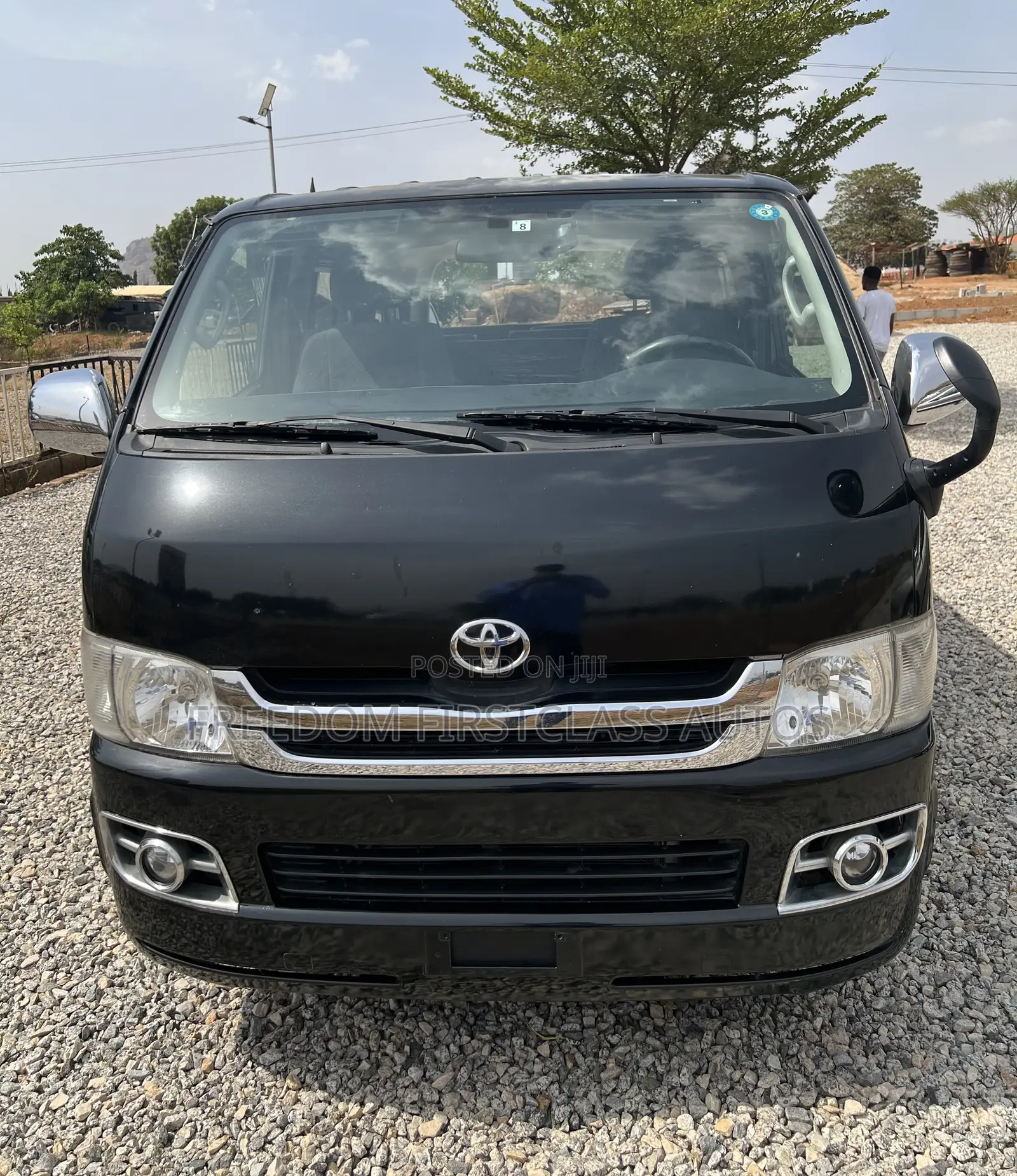 Toyota HiAce 2014 Black