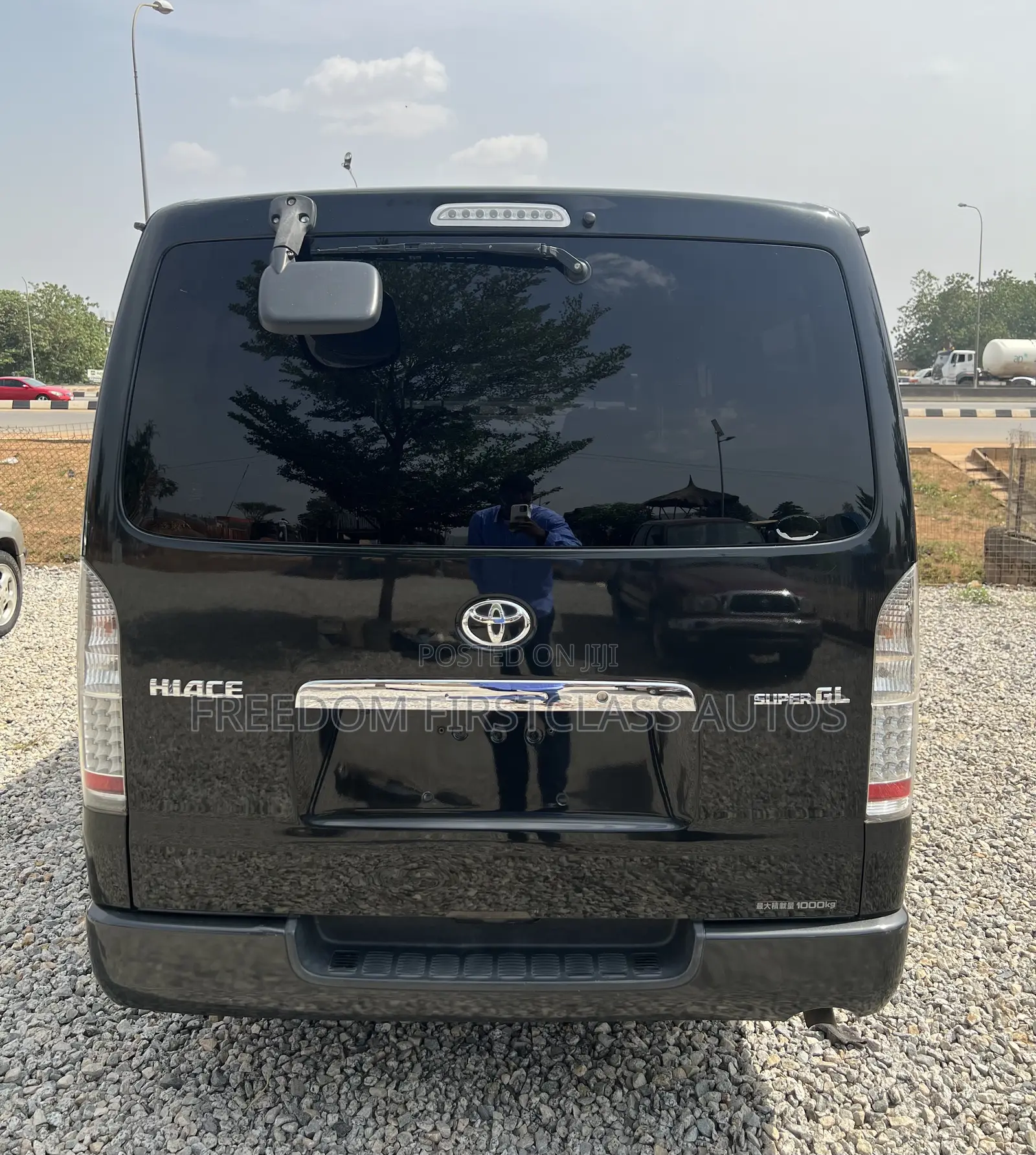 Toyota HiAce 2014 Black