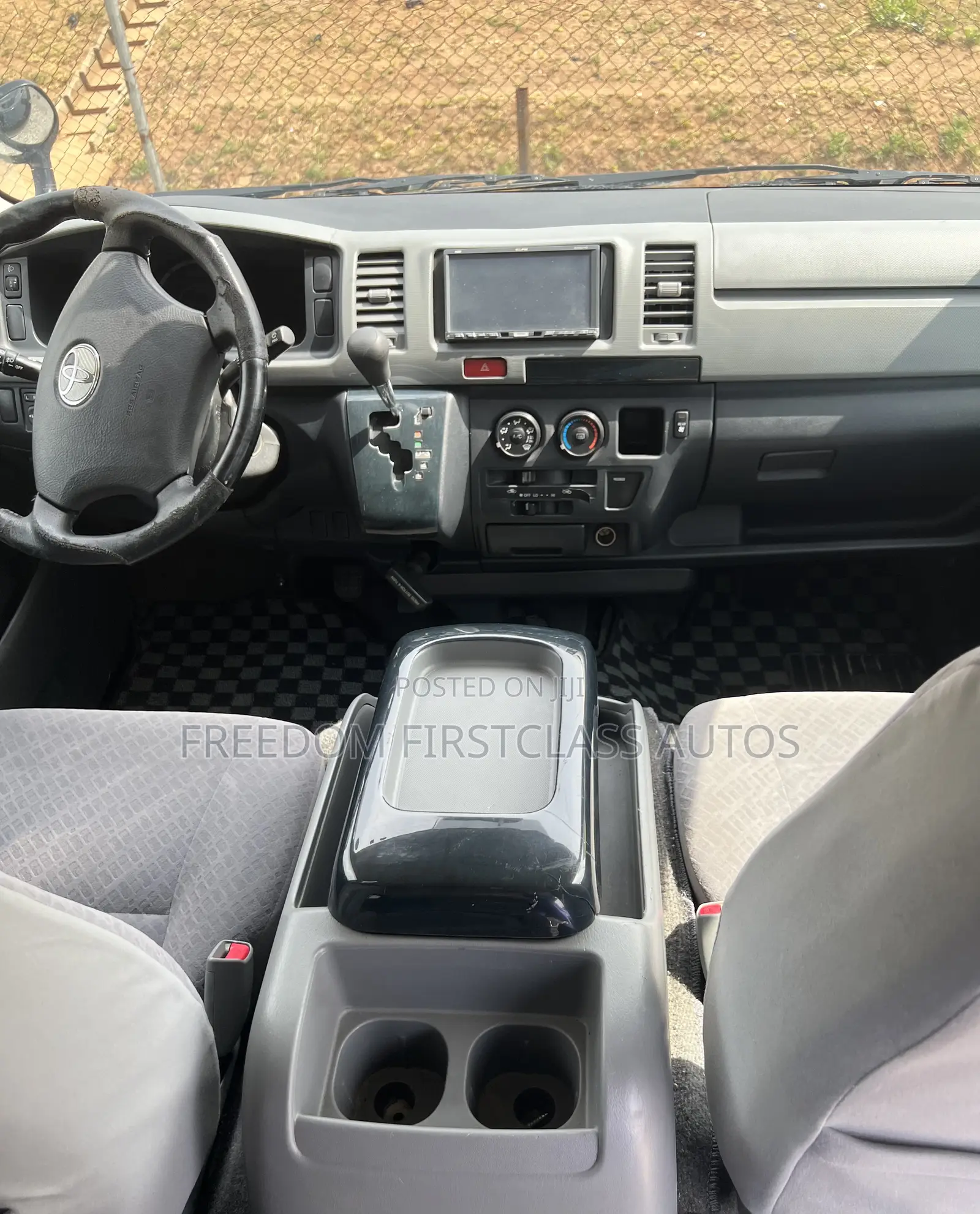 Toyota HiAce 2014 Black