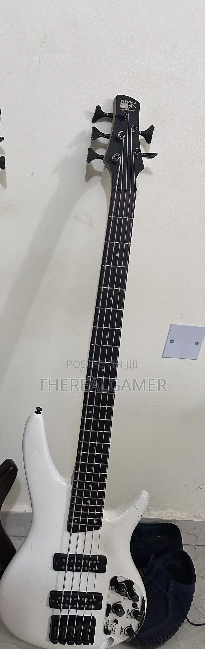 Ibanez Sr305 Active 5 Strings Bass Guitar