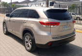 Toyota Highlander XLE V6 4×4 (3.5L 6cyl 6A) 2016 Gold
