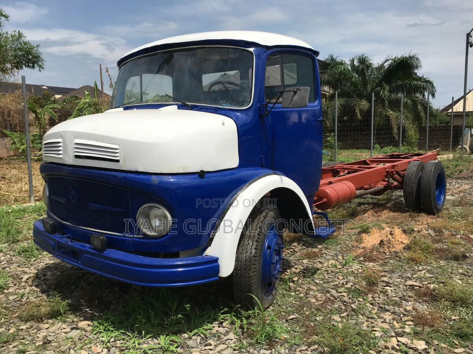 Mercedes 911/710 Truck