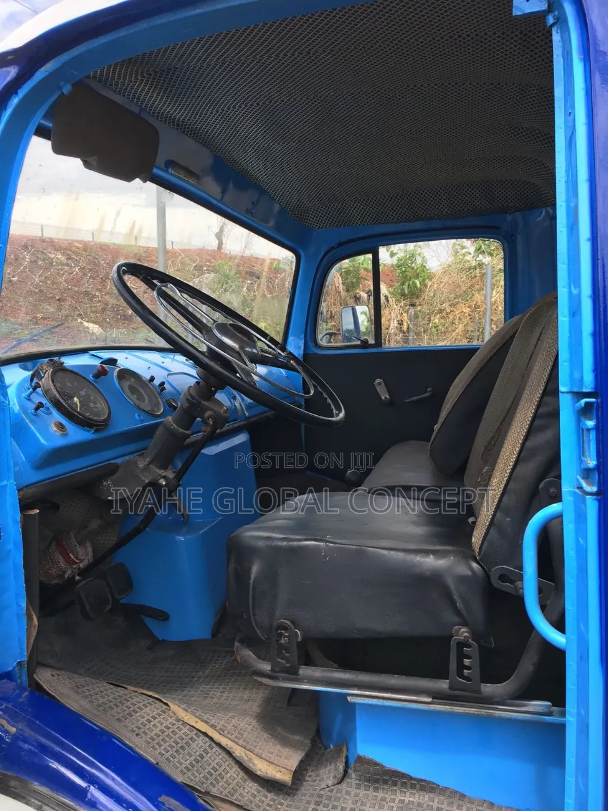 Mercedes 911/710 Truck