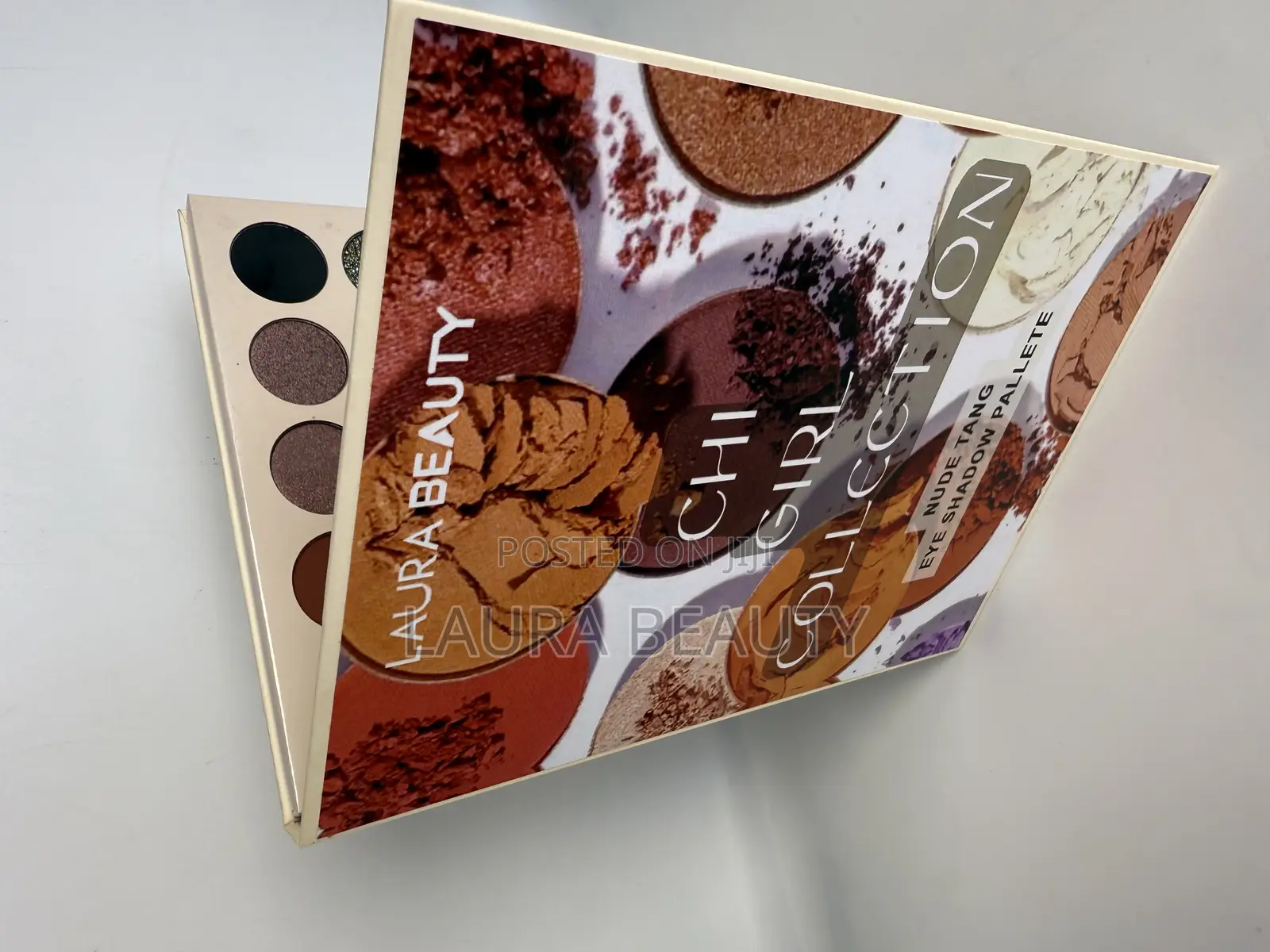 Laura Beauty Eye Shadows