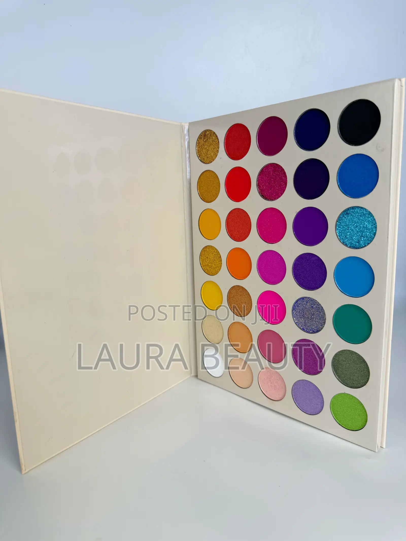 Laura Beauty Eye Shadows