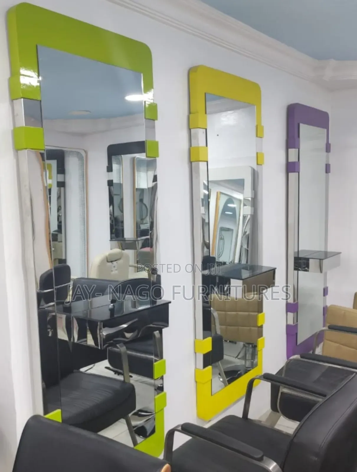 Executive Highly Quality Wall Saloon Mirror With Light