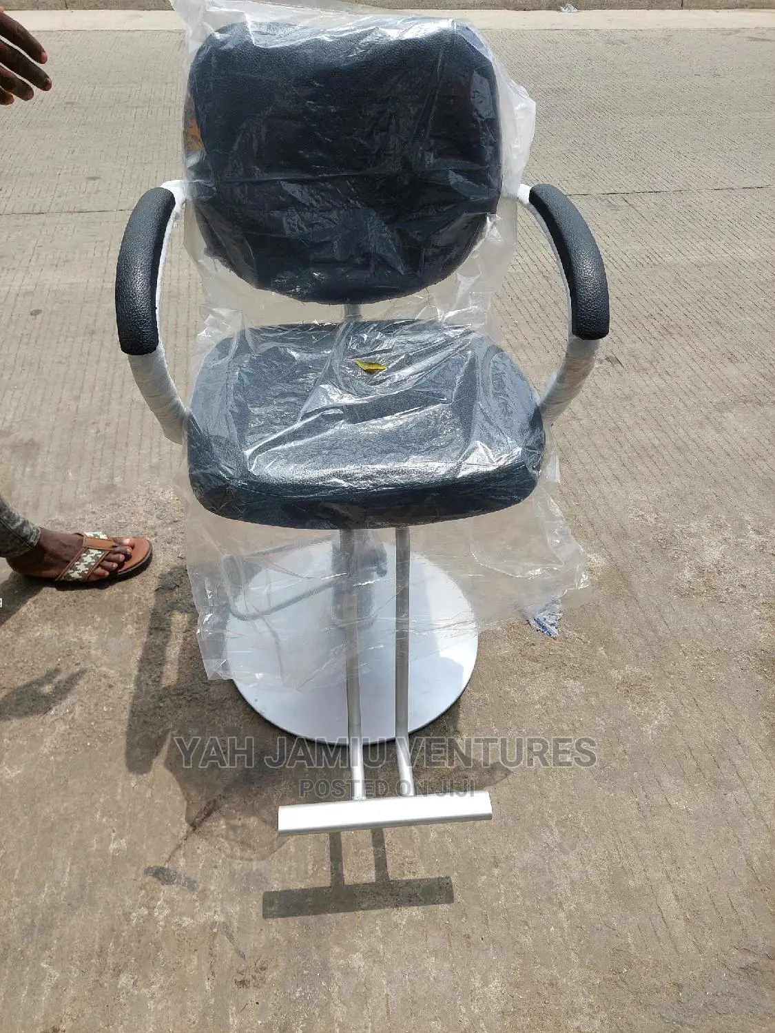 Barbing Chair