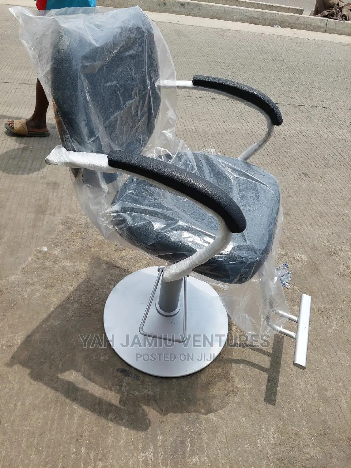 Barbing Chair